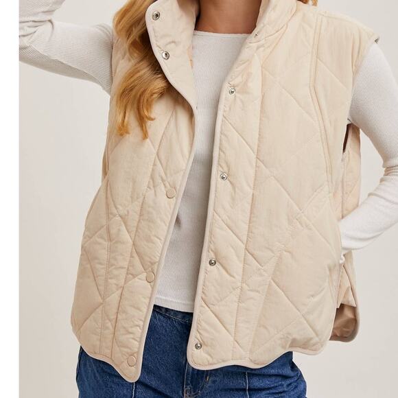 Button Down Quilted Puffer Vest with Pockets Creamy Beige - Picture 2 of 12